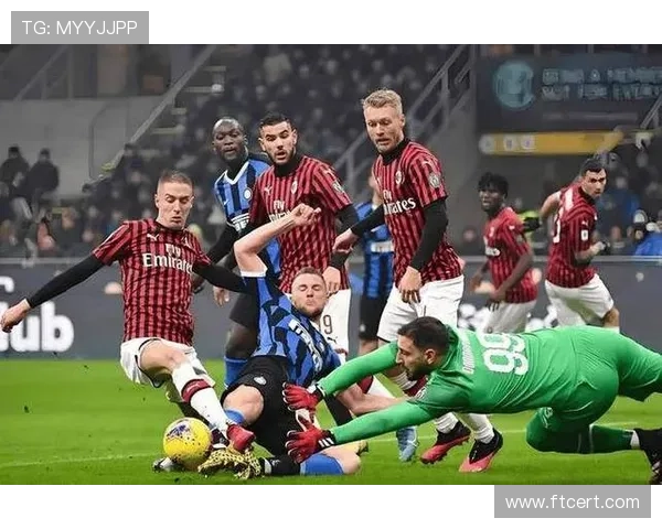 AC米兰主帅在生死战中怒怼球员：混乱的战术部署让球队争冠之路变得岌岌可危