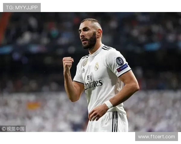 本泽马的战术核心属性与数据支撑